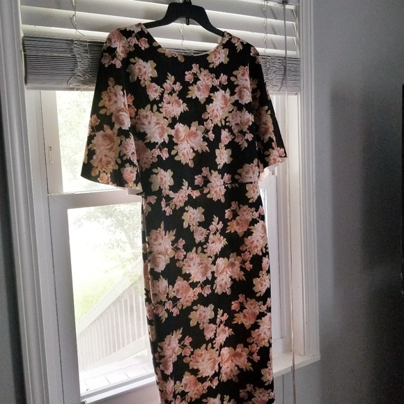 Dress - Picture 2 of 4